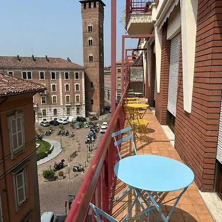 Ca Vascello- Terrazza Panoramica In Centro Διαμέρισμα Άστι